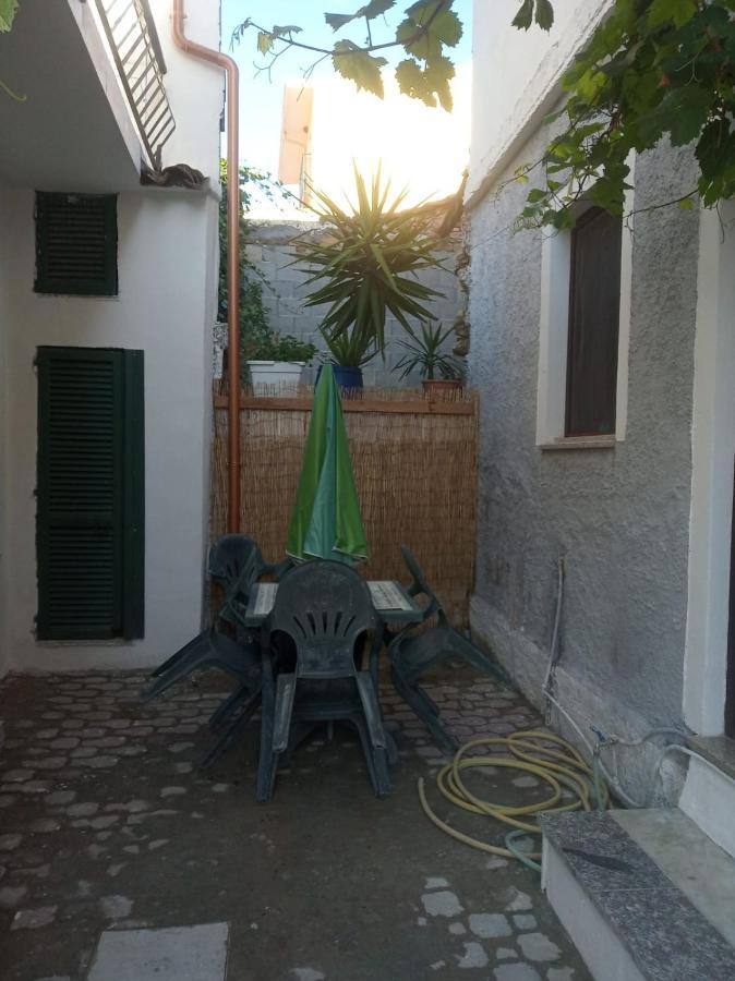 3 Mini Studios In סיניסקולה מראה חיצוני תמונה